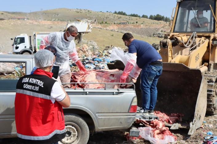 Adıyaman'da satılmaya çalışılan tüberkülozlu et ele geçirildi