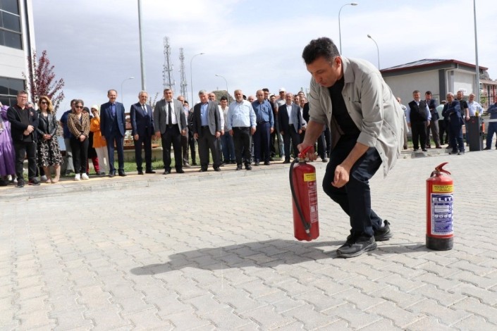 Afyonkarahisar'da Deprem Tatbikatı ve Bina Tahliye Eğitimi