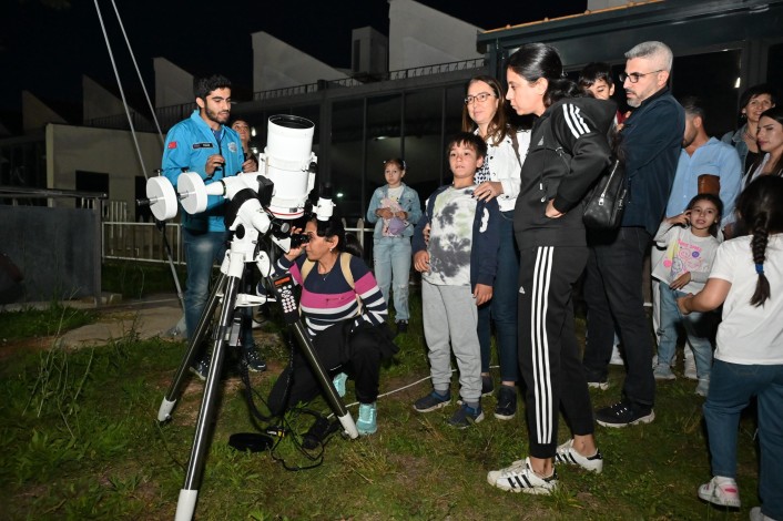 Antalya, Bilim Merkezi’nden dünyanın uydusunu gözlemledi