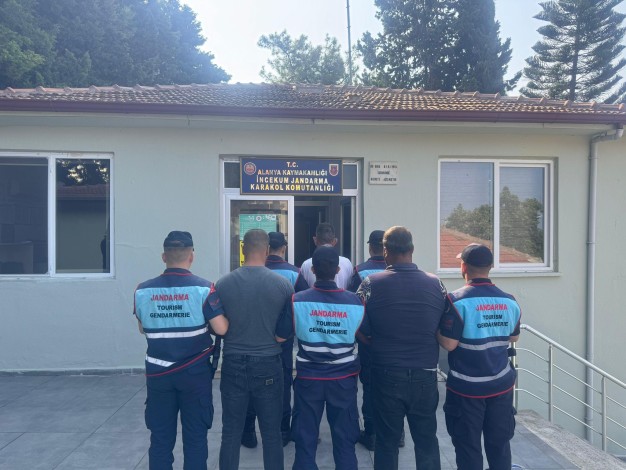 Antalya'da 18 farklı noktadan 56 akü çalan şüpheliler yakalandı