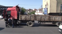 Ataşehir'de direksiyon başında kalp krizi geçiren şoför ortalığı birbirine kattı