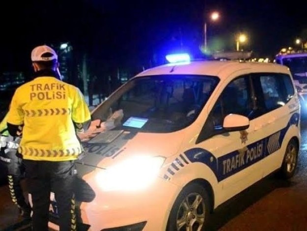 Bilecik'teki trafik denetimlerinde 82 araç sürücüsüne 122 bin 284 TL para cezası