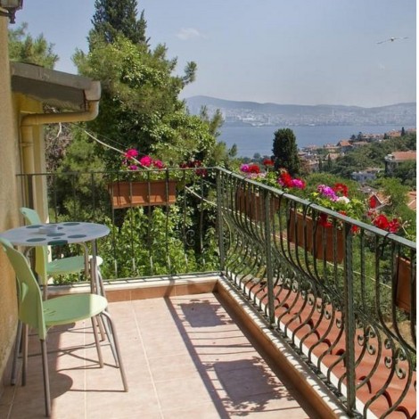 Büyükada Pansiyon: Huzurlu Bir Kaçış Rehberi