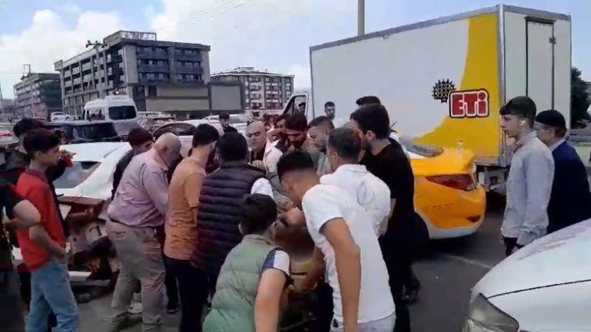 Diyarbakır Bağlar'da Otomobil Çarpışması: 1 Yaralı