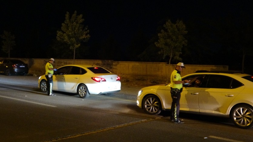 Diyarbakır'da hız yapılan bölgede trafik denetiminde cezalar kesildi