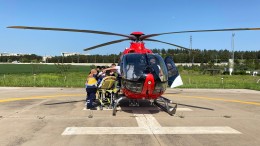 Diyarbakır’da parmağı kopan genç ambulans helikopter ile hastaneye sevk edildi