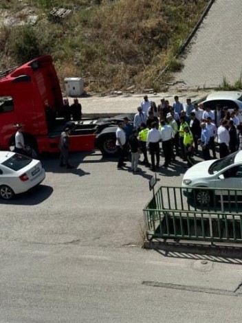 Düğün konvoyundaki tır sürücülerine para cezası