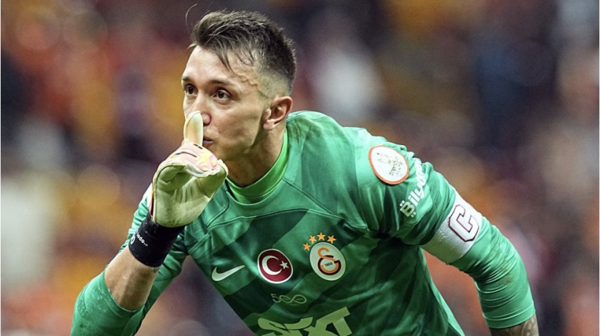 Fernando Muslera, 7. Süper Lig şampiyonluğunu kazandı