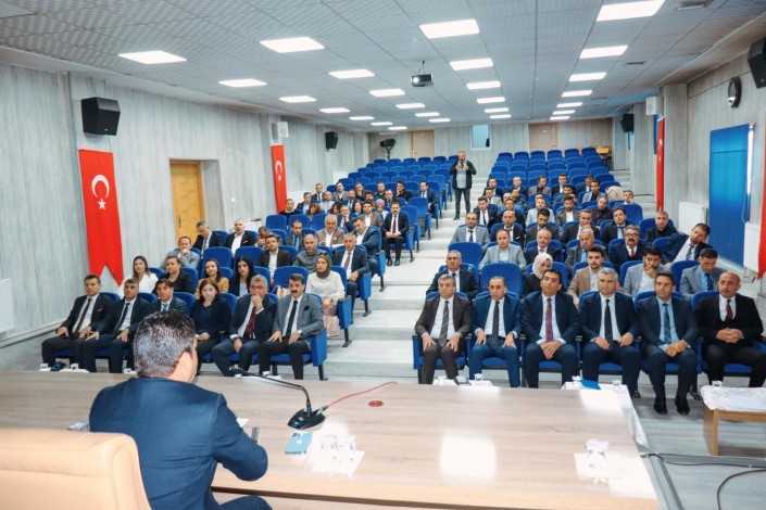 Hakkari’de yeni müfredat taslağı değerlendirildi