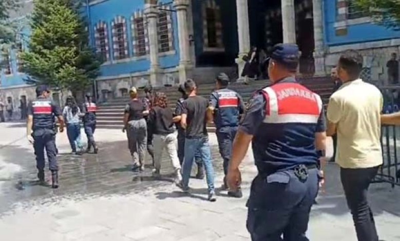 Jandarma'dan uyuşturucu operasyonu, 3 kişi tutuklandı