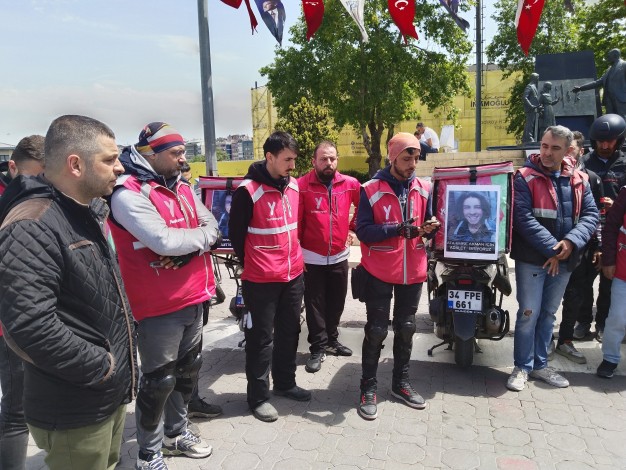 Kadıköy'de motokuryeler 'Ata Emre' için kornaya bastı