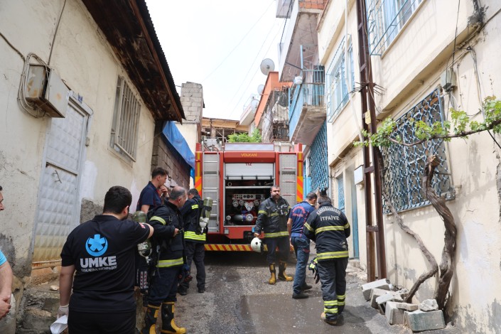 Kahramanmaraş'ta ikamet yangını büyümeden söndürüldü