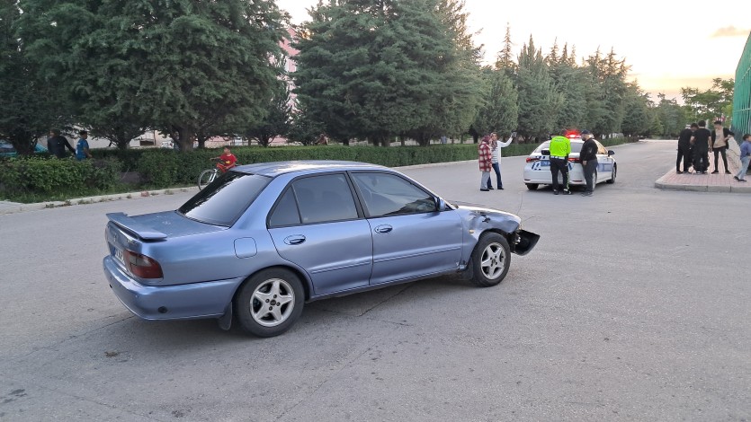 Karaman’da otomobil motosikletle çarpıştı: 1 yaralı