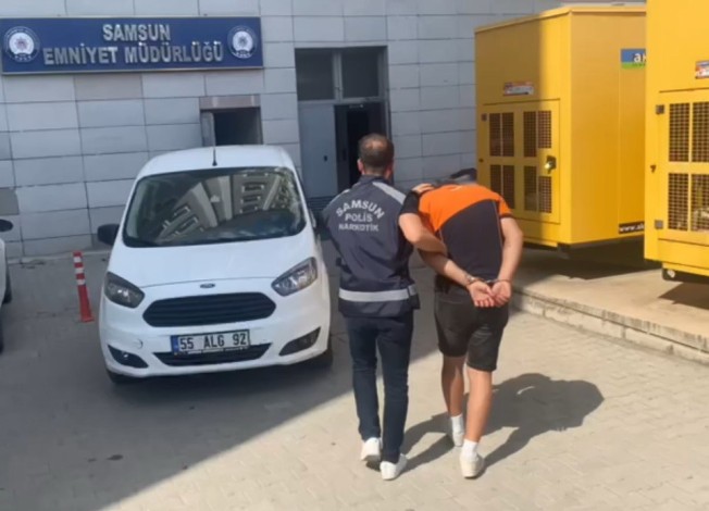 Kargo ile uyuşturucu sevkiyatı polise takıldı: 2 gözaltı