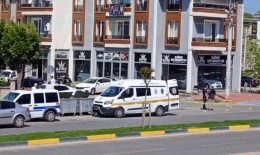 Sakarya'da Oto Galeri Saldırısı: Galeri Sahibi Yaralandı, Şüpheliler Gözaltına Alındı