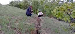 Tokat'ta deprem sonrası insan boyunda çatlaklar oluştu