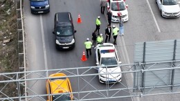 Trafikte Plaka Kapatan Sürücü Polis Memurunu Tehdit Etti