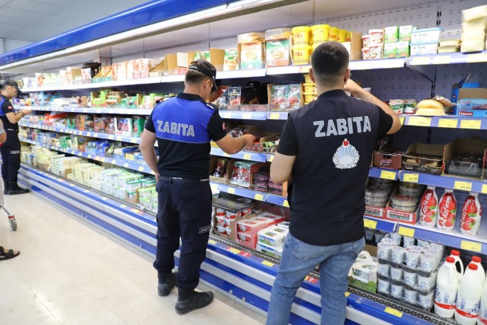 Zabıta ekiplerinden zincir marketlere sıkı denetim